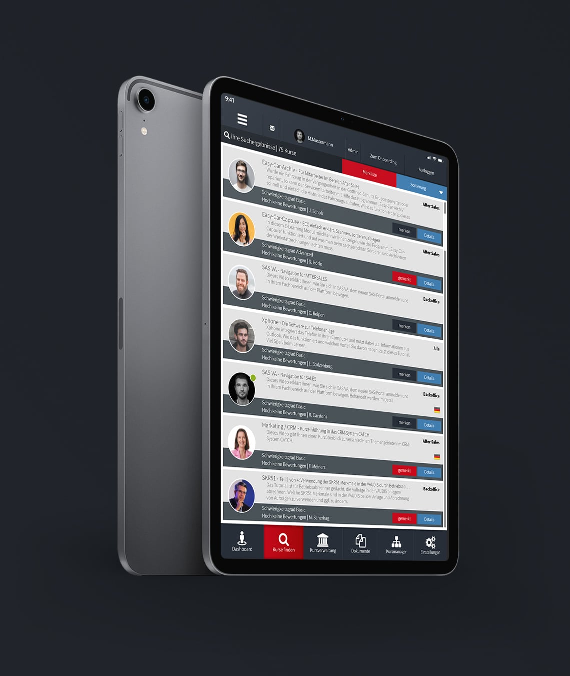Tablet zeigt Kursverwaltungssoftware auf dem Bildschirm